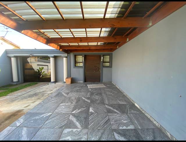 3 BEDROOM FREEHOLD FOR SALE IN COMET